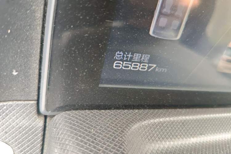 Used Wuling Hongguang MINIEV 2020 Enjoyment Model Lithium Iron Phosphate Odometer Close Up