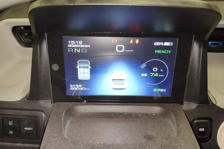 Used Wuling Hongguang MINIEV 2020 Freedom Version Lithium Iron Phosphate Odometer Close Up