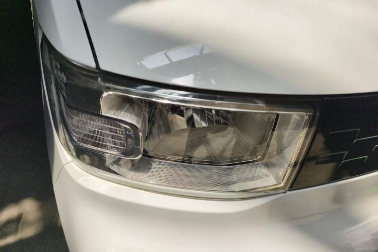 Used Wuling Hongguang MINIEV 2020 Zizai Version Lithium-NMC Right Front Headlight