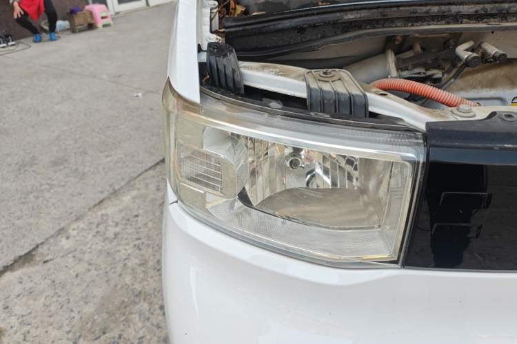 Used Wuling Hongguang MINIEV 2020 Zizai Version Lithium-NMC Right Front Headlight