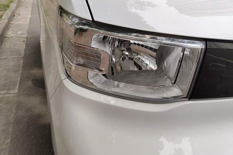 Used Wuling Hongguang MINIEV 2020 Zizai Version Lithium-NMC Right Front Headlight