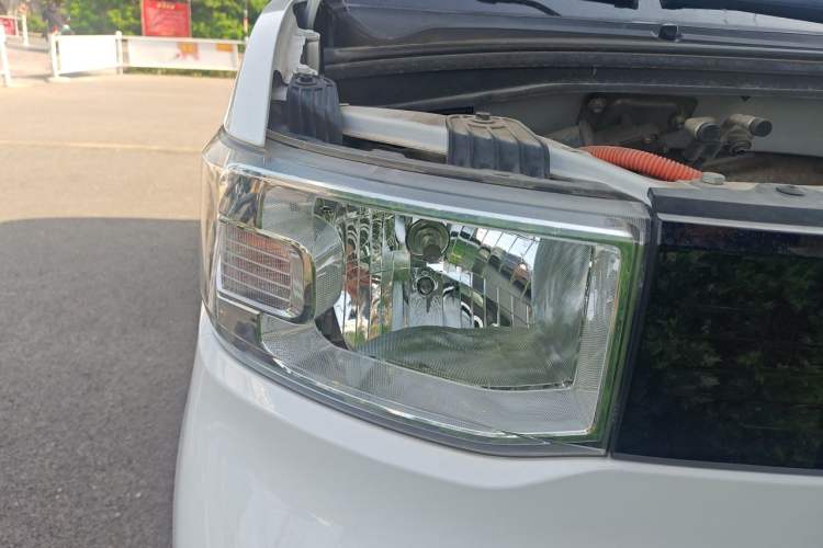 Used Wuling Hongguang MINIEV 2020 Zizai Version Lithium-NMC Right Front Headlight