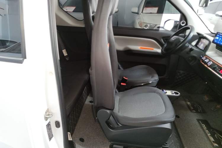 Used Wuling Hongguang MINIEV 2020 Freedom Version Lithium Iron Phosphate Right Front Seat