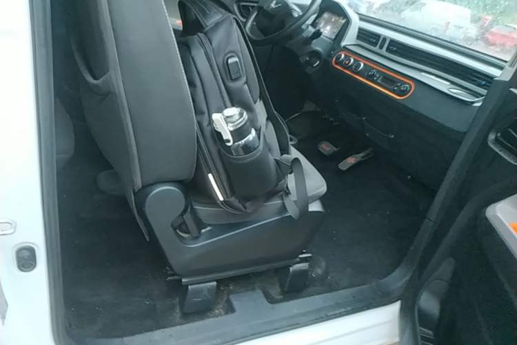 Used Wuling Hongguang MINIEV 2020 Enjoyment Model Lithium Iron Phosphate Right Front Seat