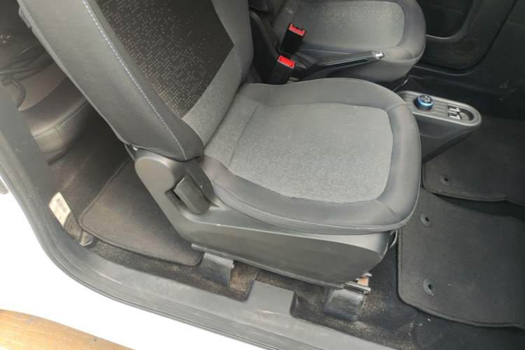Used Wuling Hongguang MINIEV 2020 Freedom Version Lithium Iron Phosphate Right Front Seat