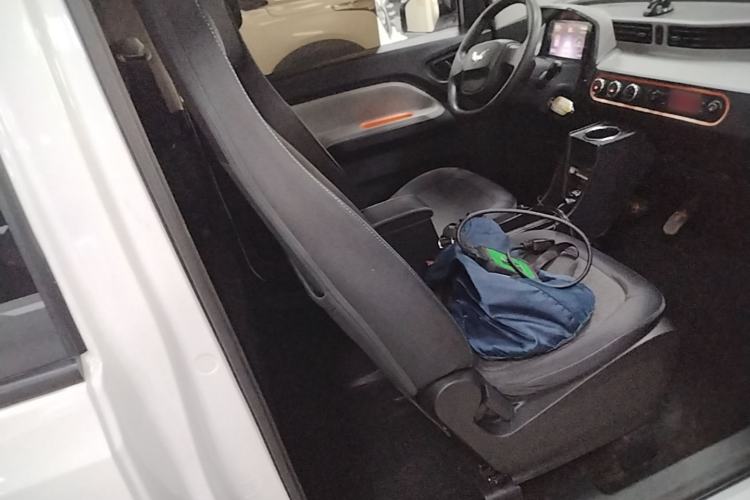 Used Wuling Hongguang MINIEV 2020 Enjoyment Model Lithium Iron Phosphate Right Front Seat