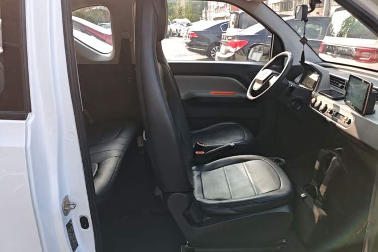 Used Wuling Hongguang MINIEV 2020 Enjoyment Model Lithium Iron Phosphate Right Front Seat