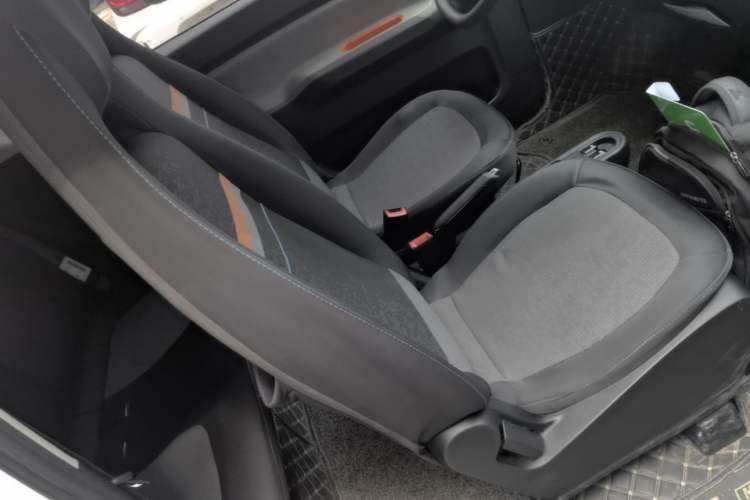 Used Wuling Hongguang MINIEV 2020 Enjoyment Model Lithium Iron Phosphate Right Front Seat