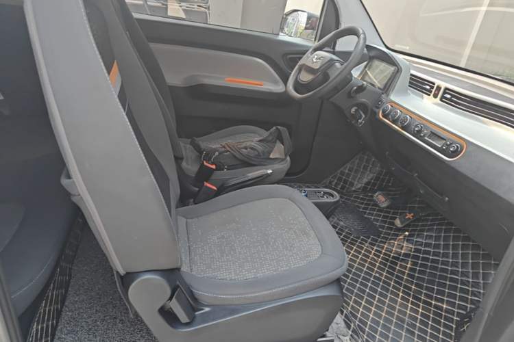 Used Wuling Hongguang MINIEV 2020 Zizai Version Lithium-NMC Right Front Seat