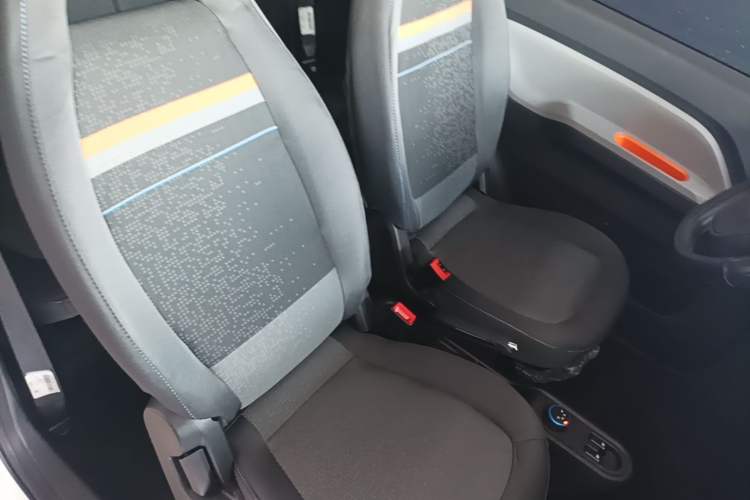 Used Wuling Hongguang MINIEV 2020 Freedom Version Lithium Iron Phosphate Right Front Seat