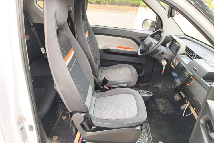 Used Wuling Hongguang MINIEV 2020 Enjoyment Model Lithium Iron Phosphate Right Front Seat