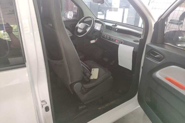 Used Wuling Hongguang MINIEV 2020 Enjoyment Model Lithium Iron Phosphate Right Front Seat