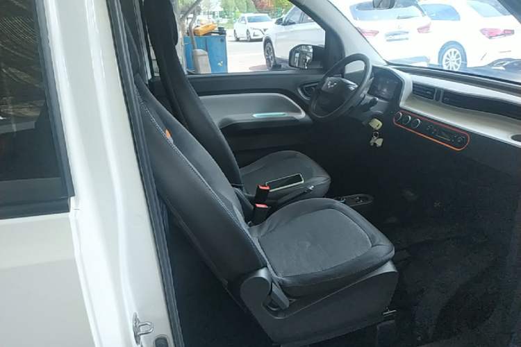 Used Wuling Hongguang MINIEV 2020 Enjoyment Model Lithium Iron Phosphate Right Front Seat