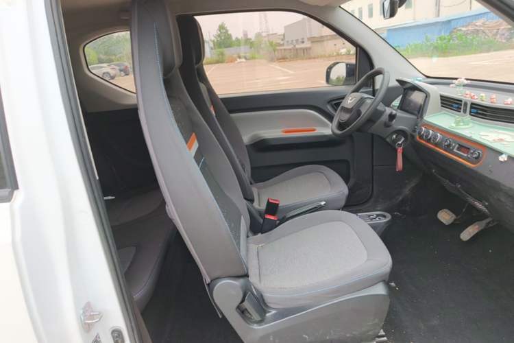 Used Wuling Hongguang MINIEV 2020 Freedom Version Lithium Iron Phosphate Right Front Seat
