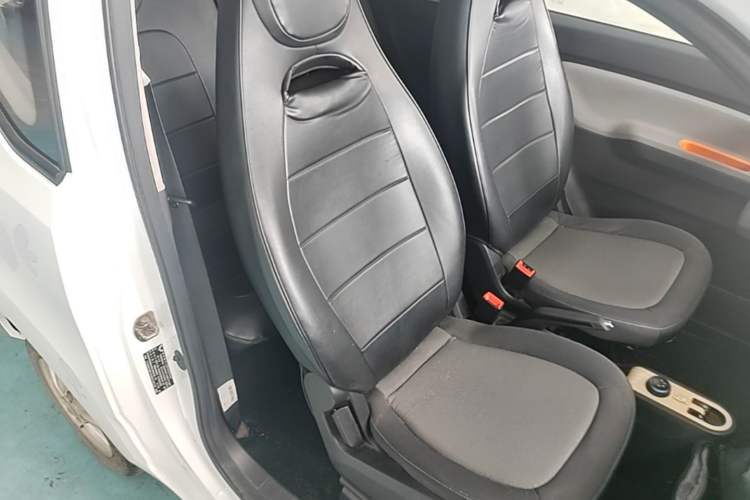 Used Wuling Hongguang MINIEV 2020 Enjoyment Model Lithium Iron Phosphate Right Front Seat