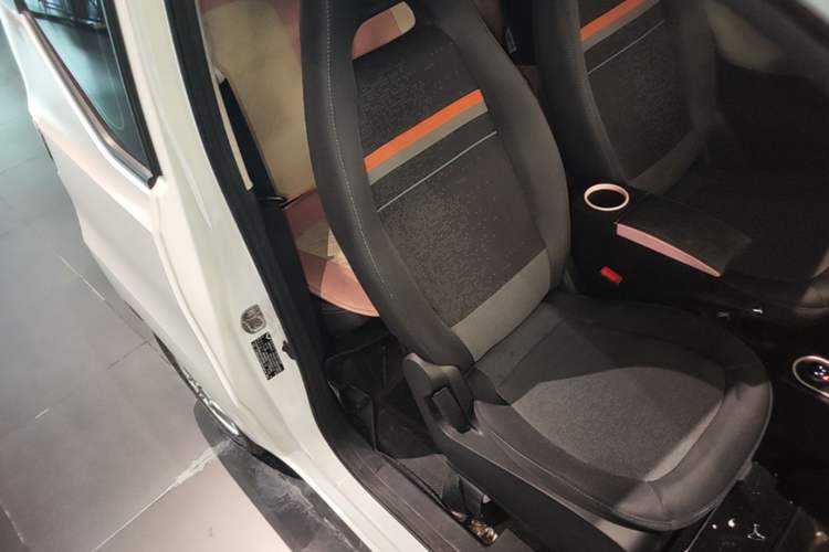 Used Wuling Hongguang MINIEV 2020 Enjoyment Model Lithium Iron Phosphate Right Front Seat
