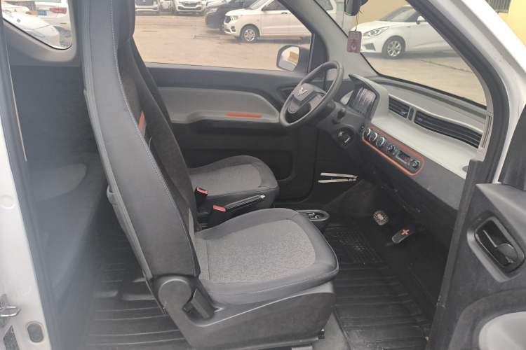 Used Wuling Hongguang MINIEV 2020 Freedom Version Lithium Iron Phosphate Right Front Seat