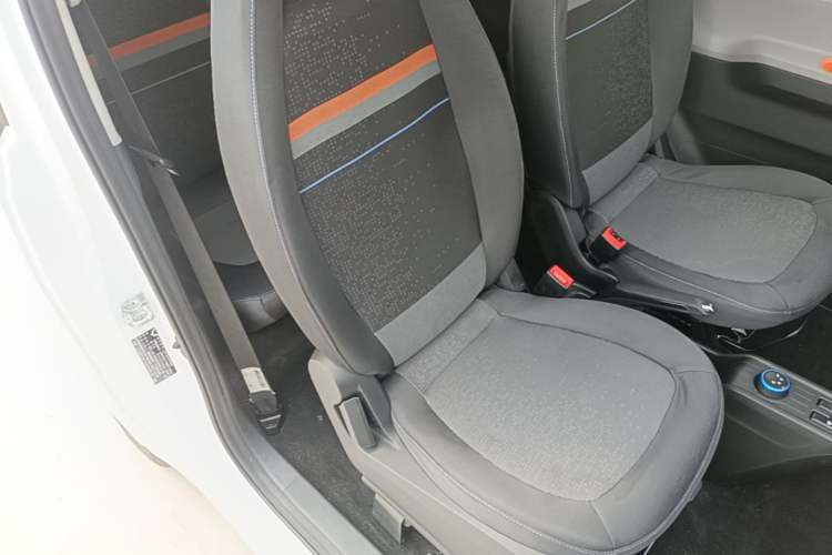 Used Wuling Hongguang MINIEV 2020 Enjoyment Model Lithium Iron Phosphate Right Front Seat