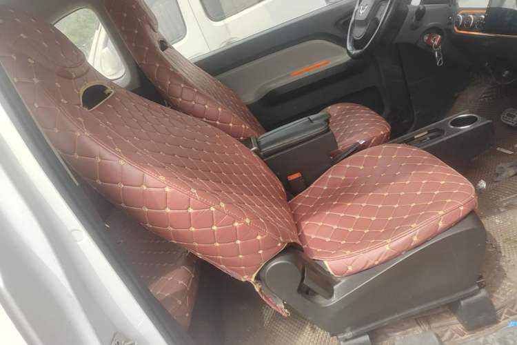Used Wuling Hongguang MINIEV 2020 Zizai Version Lithium-NMC Right Front Seat