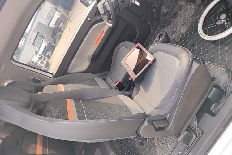 Used Wuling Hongguang MINIEV 2020 Zizai Version Lithium-NMC Right Front Seat