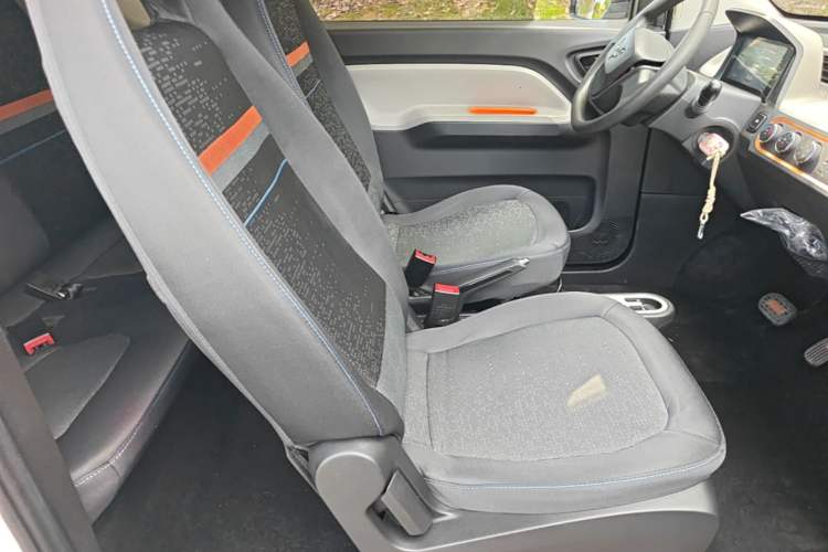 Used Wuling Hongguang MINIEV 2020 Zizai Version Lithium-NMC Right Front Seat