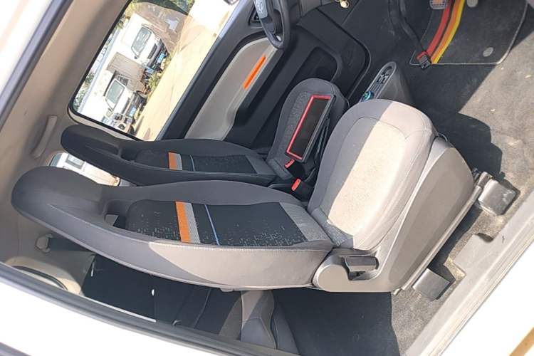 Used Wuling Hongguang MINIEV 2020 Zizai Version Lithium-NMC Right Front Seat