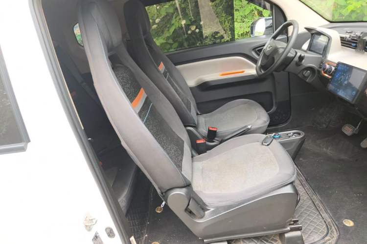 Used Wuling Hongguang MINIEV 2020 Freedom Version Lithium Iron Phosphate Right Front Seat