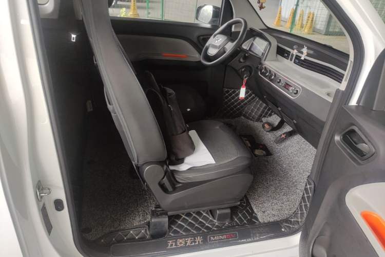 Used Wuling Hongguang MINIEV 2020 Enjoyment Model Lithium Iron Phosphate Right Front Seat