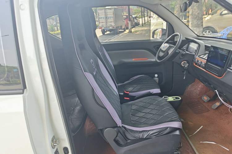 Used Wuling Hongguang MINIEV 2020 Enjoyment Model Lithium Iron Phosphate Right Front Seat