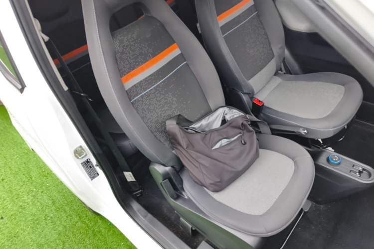 Used Wuling Hongguang MINIEV 2020 Enjoyment Model Lithium Iron Phosphate Right Front Seat