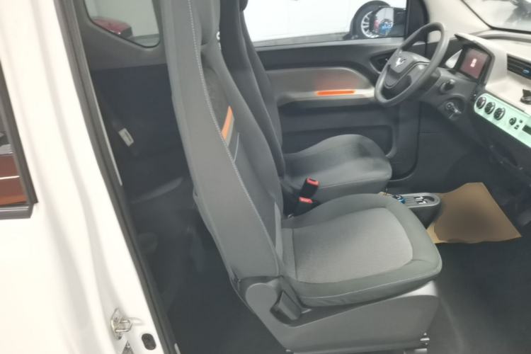 Used Wuling Hongguang MINIEV 2020 Enjoyment Model Lithium Iron Phosphate Right Front Seat