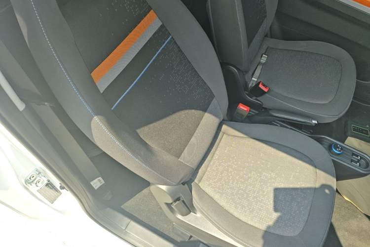 Used Wuling Hongguang MINIEV 2020 Zizai Version Lithium-NMC Right Front Seat