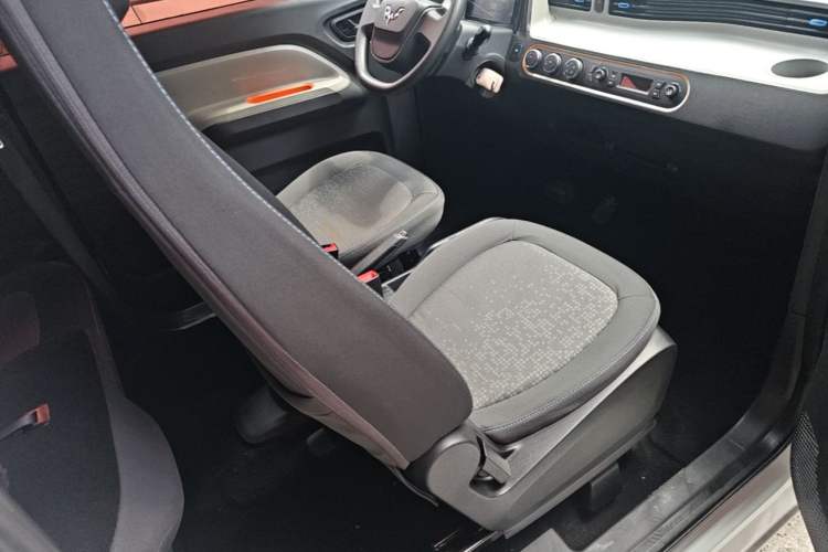 Used Wuling Hongguang MINIEV 2020 Freedom Version Lithium Iron Phosphate Right Front Seat