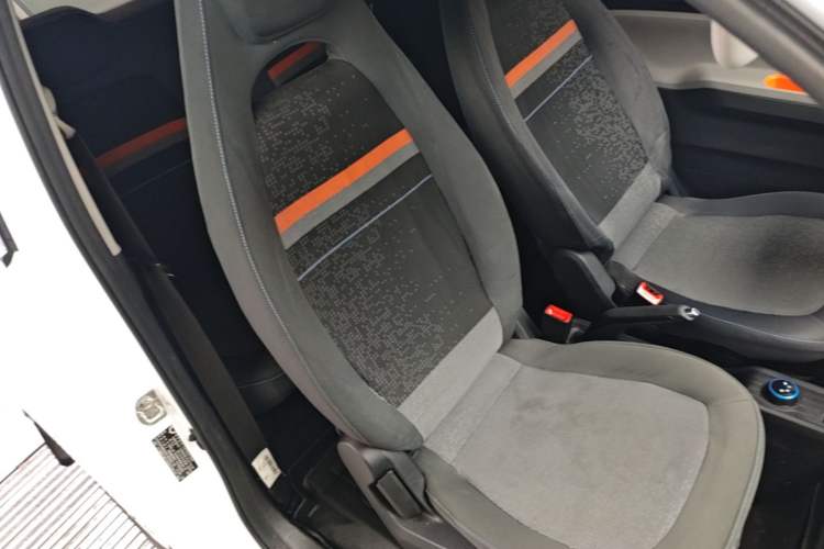 Used Wuling Hongguang MINIEV 2020 Enjoyment Model Lithium Iron Phosphate Right Front Seat