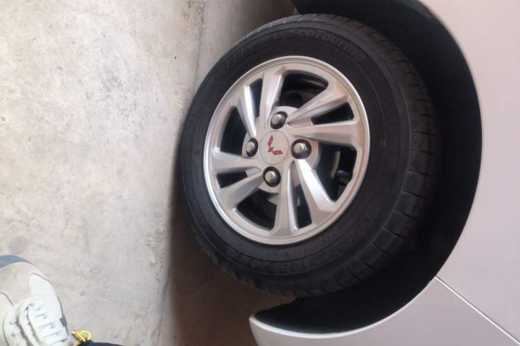 Used Wuling Hongguang MINIEV 2020 Freedom Version Lithium Iron Phosphate Right Front Wheel Hub