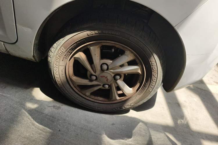Used Wuling Hongguang MINIEV 2020 Zizai Version Lithium-NMC Right Front Wheel Hub