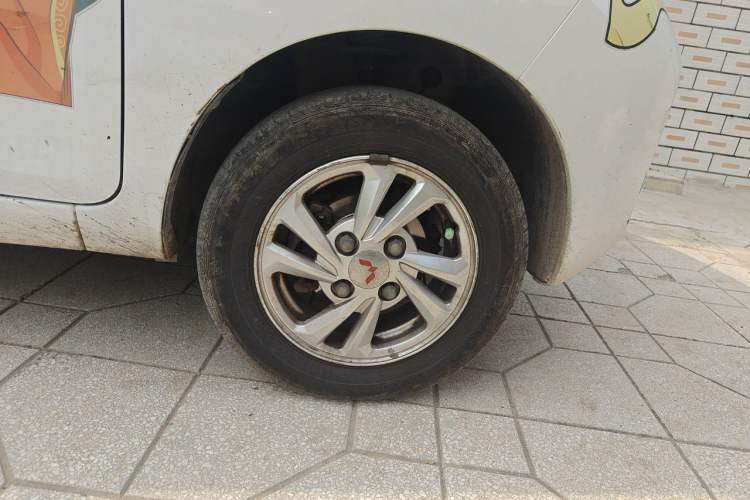 Used Wuling Hongguang MINIEV 2020 Freedom Version Lithium Iron Phosphate Right Front Wheel Hub