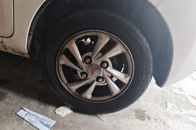Used Wuling Hongguang MINIEV 2020 Freedom Version Lithium Iron Phosphate Right Front Wheel Hub
