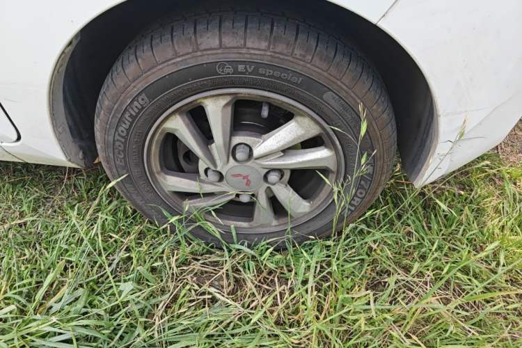 Used Wuling Hongguang MINIEV 2020 Enjoyment Model Lithium Iron Phosphate Right Front Wheel Hub