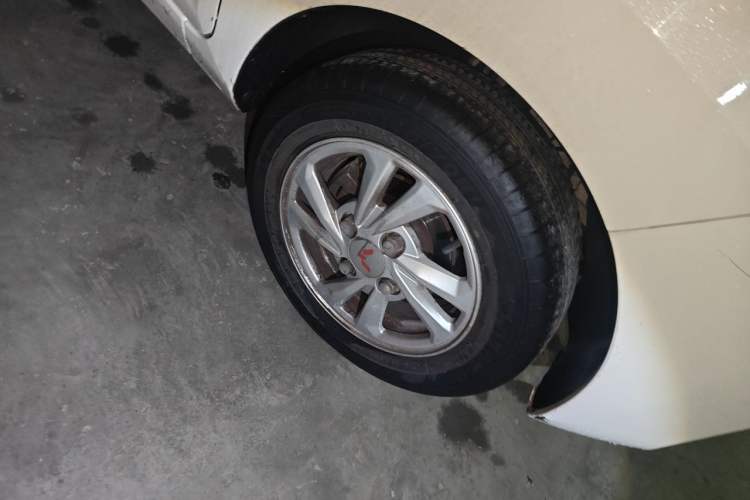 Used Wuling Hongguang MINIEV 2020 Freedom Version Lithium Iron Phosphate Right Front Wheel Hub