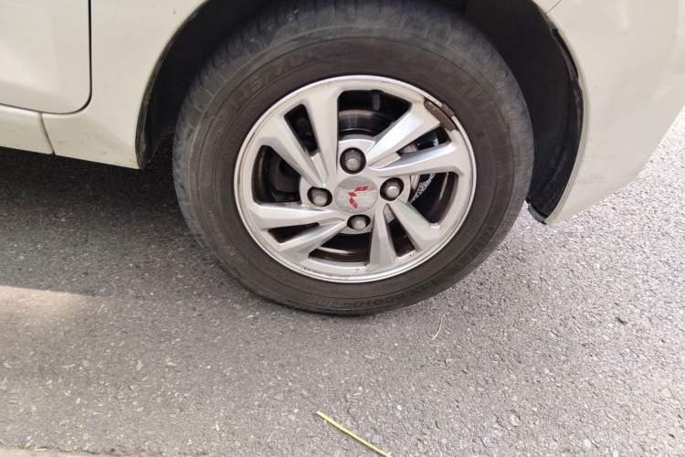 Used Wuling Hongguang MINIEV 2020 Zizai Version Lithium-NMC Right Front Wheel Hub