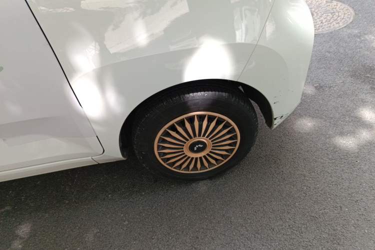 Used Wuling Hongguang MINIEV 2020 Enjoy Edition Lithium-Ion Battery Right Front Wheel Hub