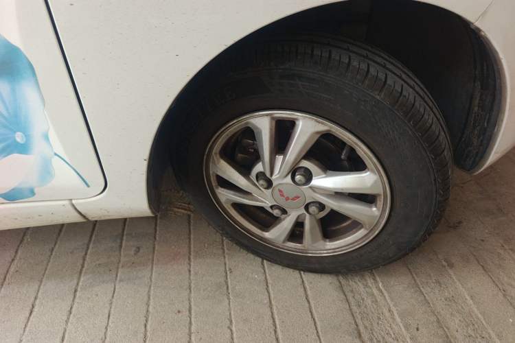Used Wuling Hongguang MINIEV 2020 Freedom Version Lithium Iron Phosphate Right Front Wheel Hub