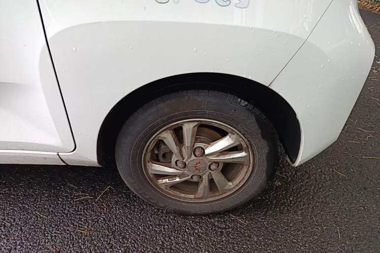 Used Wuling Hongguang MINIEV 2020 Zizai Version Lithium-NMC Right Front Wheel Hub