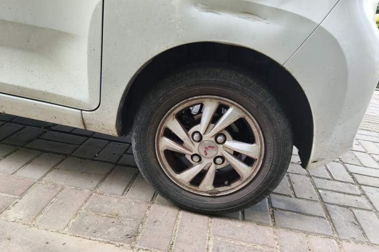 Used Wuling Hongguang MINIEV 2020 Zizai Version Lithium-NMC Right Front Wheel Hub