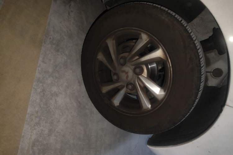Used Wuling Hongguang MINIEV 2020 Freedom Version Lithium Iron Phosphate Right Front Wheel Hub