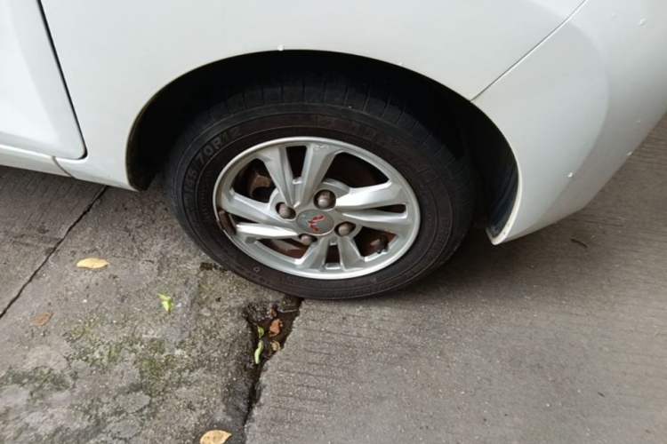 Used Wuling Hongguang MINIEV 2020 Freedom Version Lithium Iron Phosphate Right Front Wheel Hub