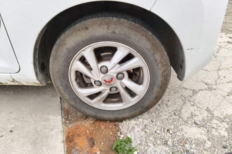 Used Wuling Hongguang MINIEV 2020 Enjoyment Model Lithium Iron Phosphate Right Front Wheel Hub
