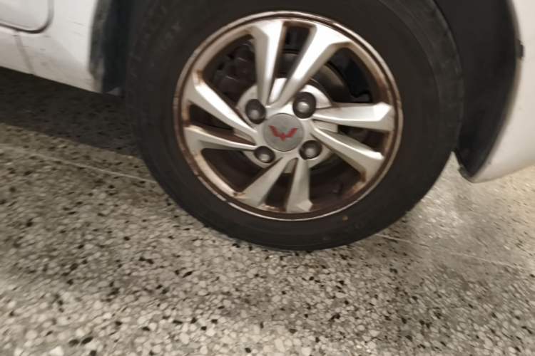 Used Wuling Hongguang MINIEV 2020 Freedom Version Lithium Iron Phosphate Right Front Wheel Hub