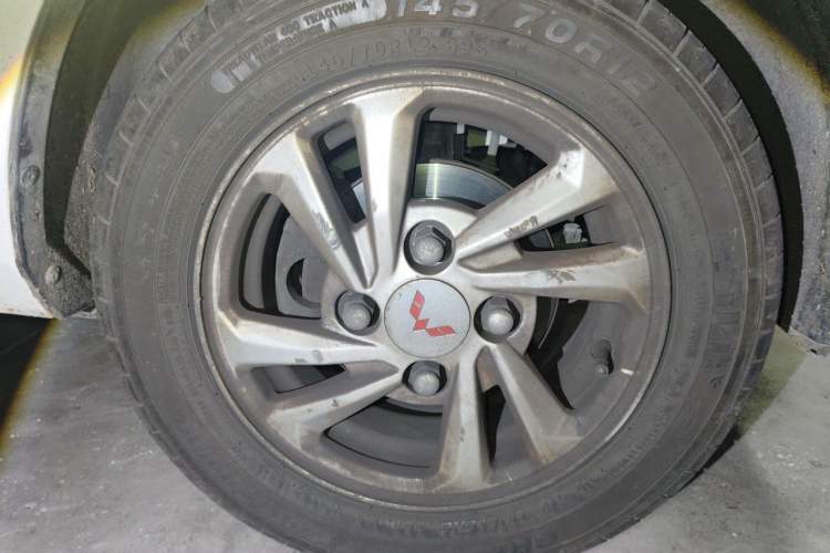 Used Wuling Hongguang MINIEV 2020 Zizai Version Lithium-NMC Right Front Wheel Hub